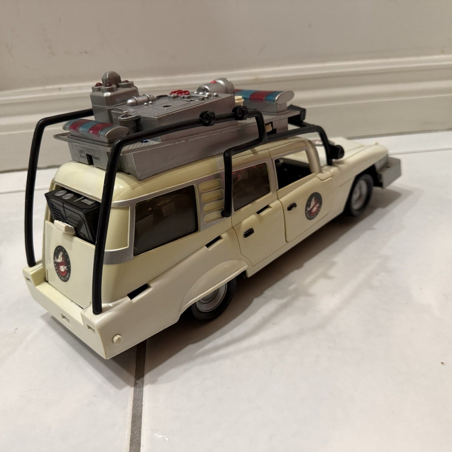 Vintage 1996 Treadmasters Ecto 1 Ghostbusters Car Columbia Incomplete & Untested1