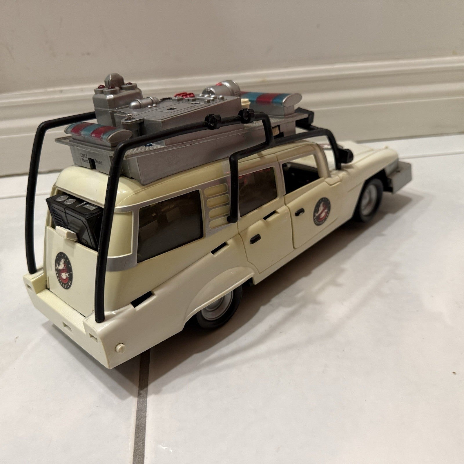 Vintage 1996 Treadmasters Ecto 1 Ghostbusters Car Columbia Incomplete & Untested1