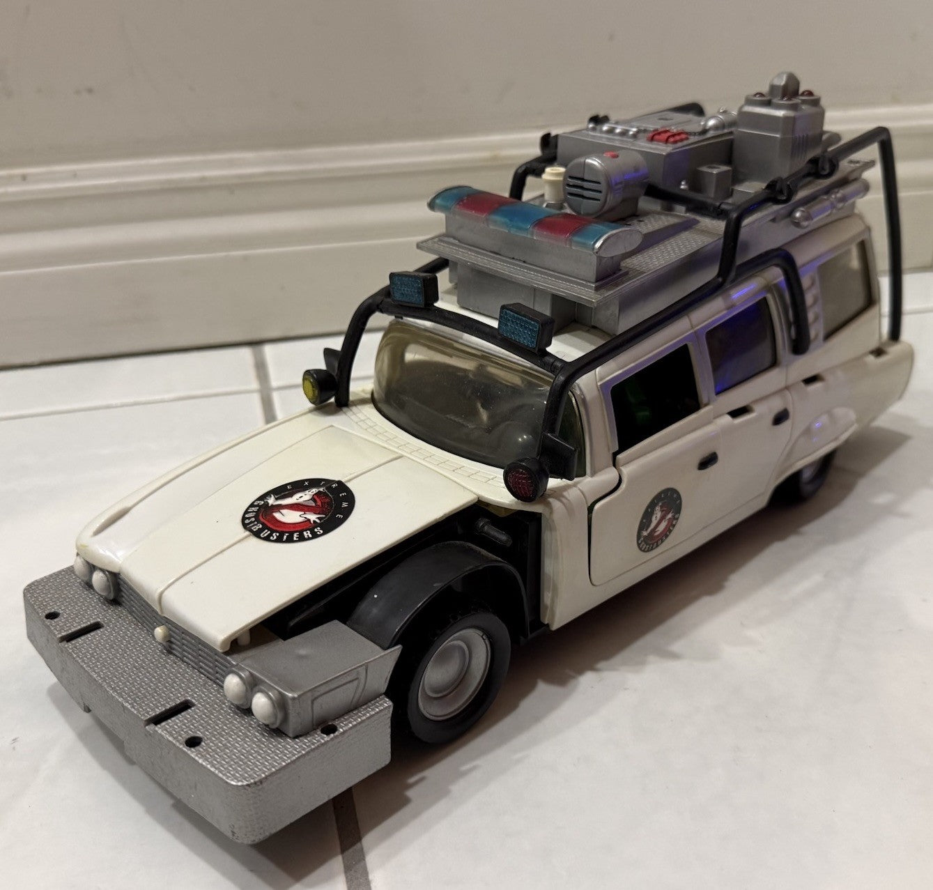 Vintage 1996 Treadmasters Ecto 1 Ghostbusters Car Columbia Incomplete & Untested0