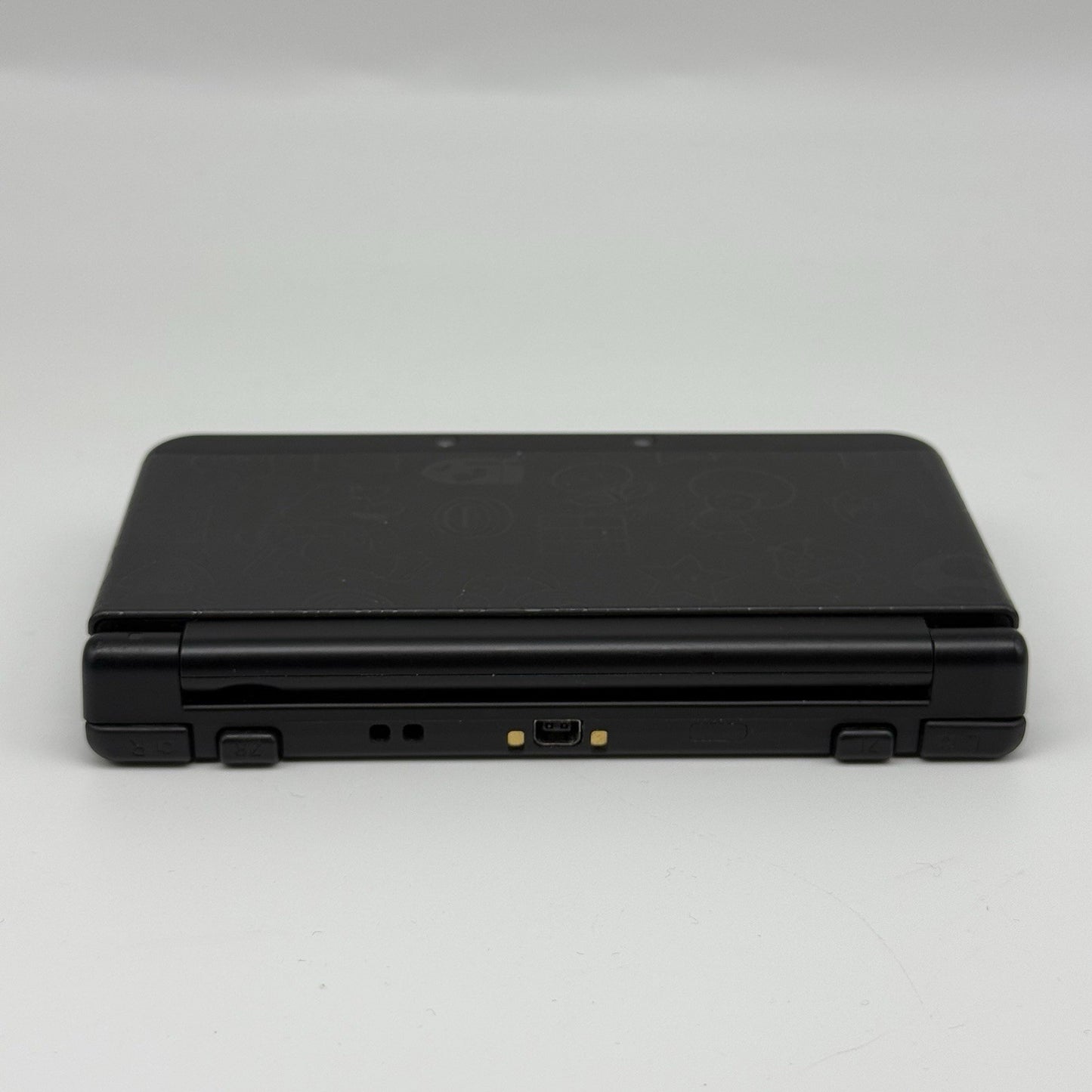 “new” Nintendo 3DS Super Mario Black Special Edition Console w/Charger - Tested16