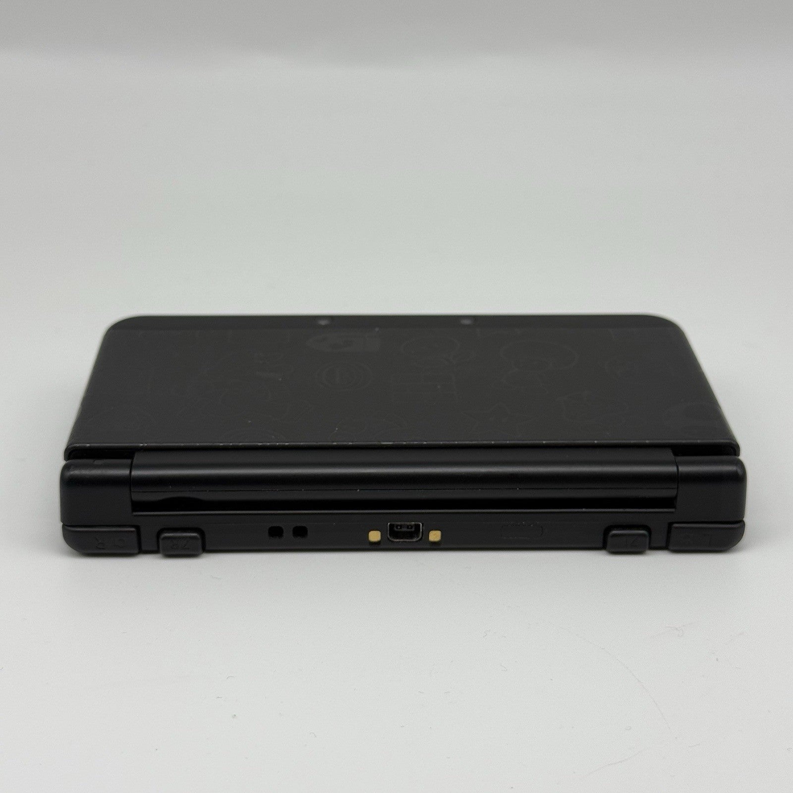 “new” Nintendo 3DS Super Mario Black Special Edition Console w/Charger - Tested16
