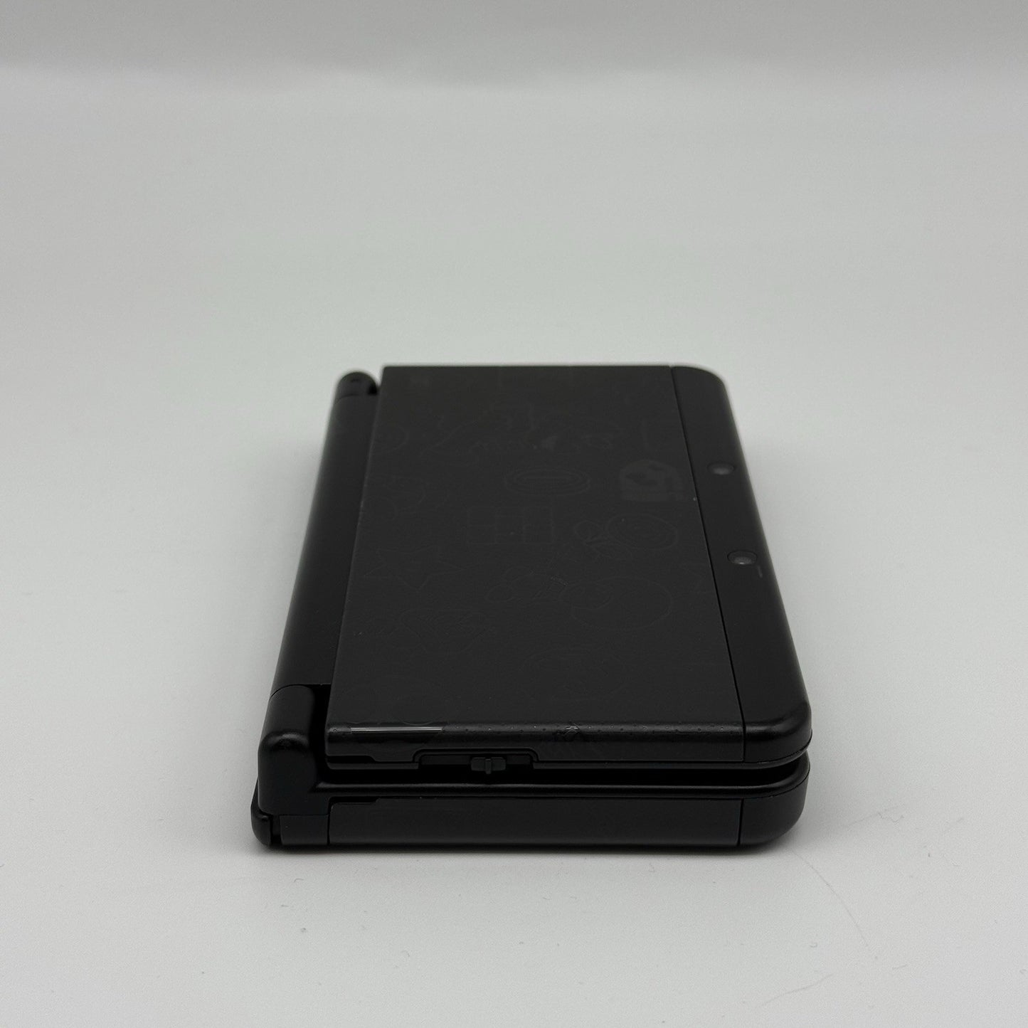 “new” Nintendo 3DS Super Mario Black Special Edition Console w/Charger - Tested14