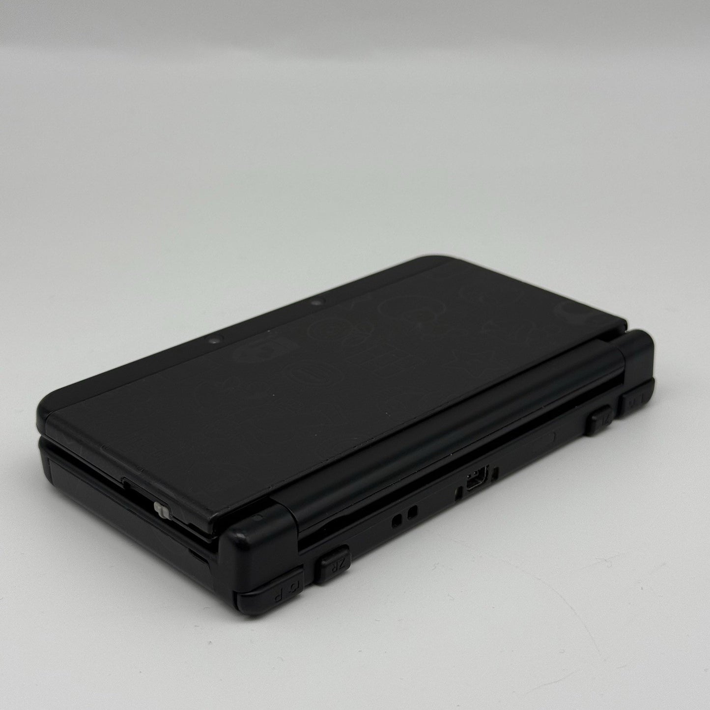 “new” Nintendo 3DS Super Mario Black Special Edition Console w/Charger - Tested17