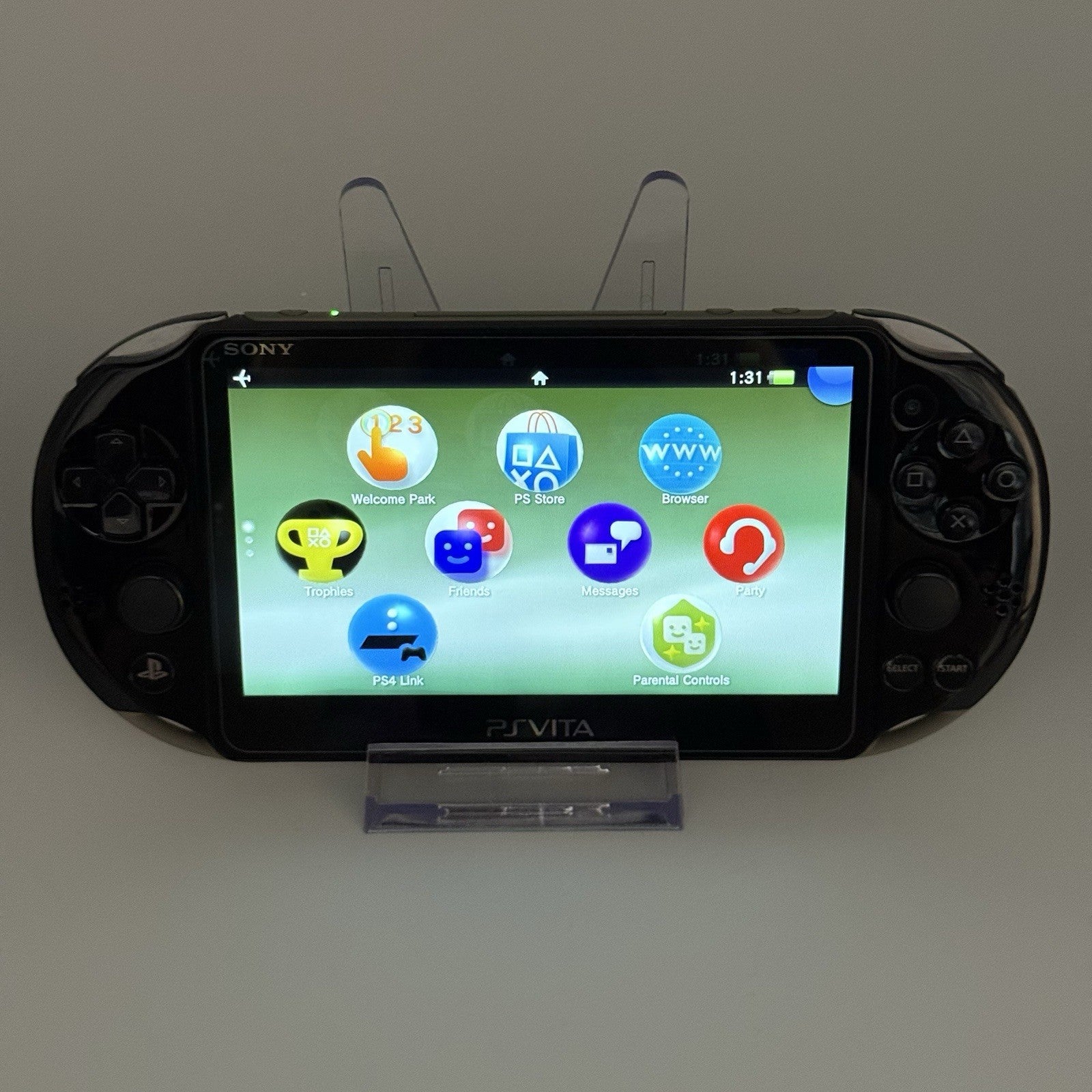 PS Vita PCH-2000 God Eater 2 Sony Playstation Special Ed Console Charger & Case1