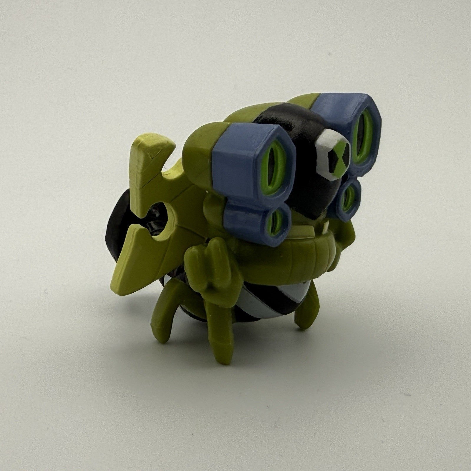 Ben 10 Omniverse Stinkfly 2" Mini Figure Bandai 2013 Factory Sample - Very Rare1