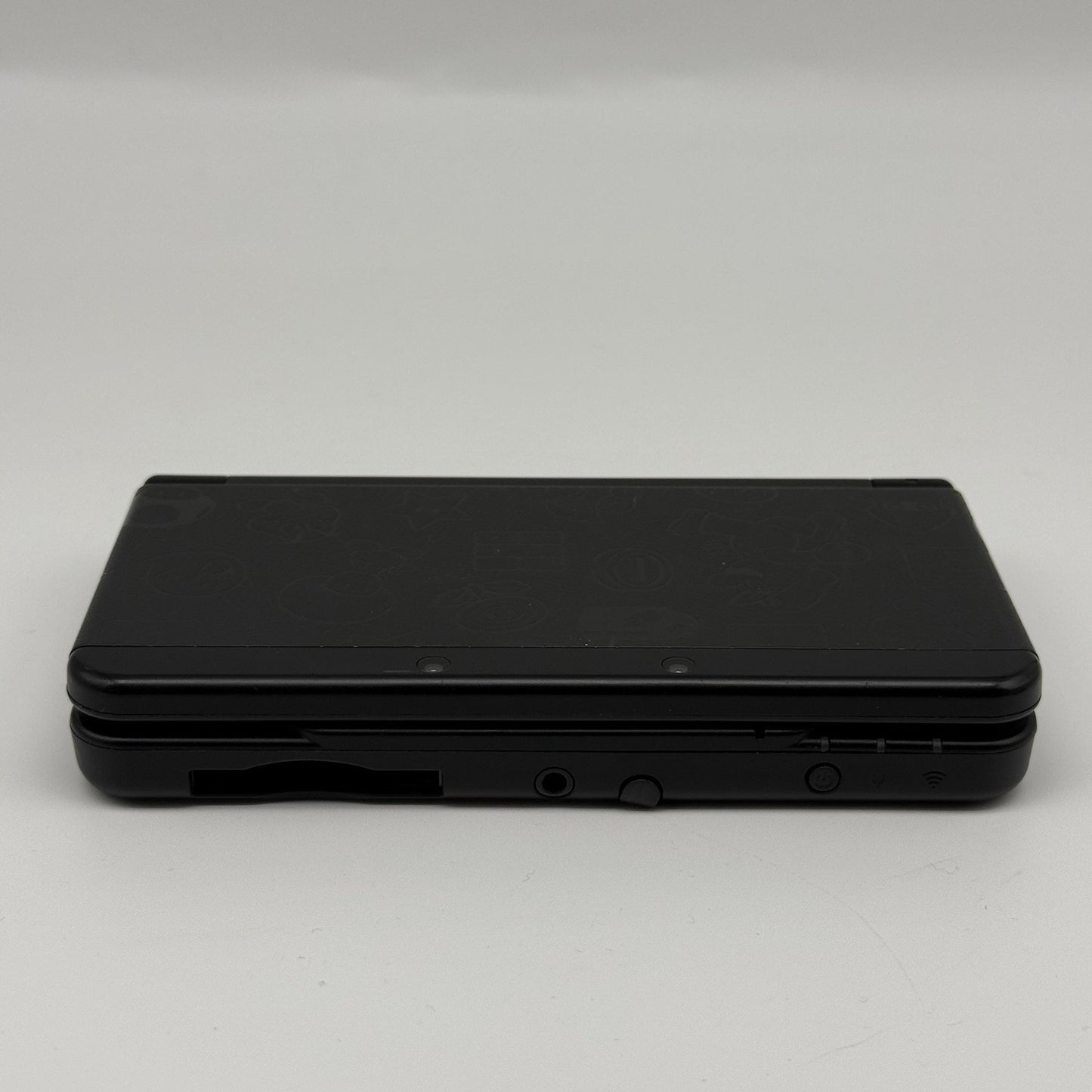 “new” Nintendo 3DS Super Mario Black Special Edition Console w/Charger - Tested12