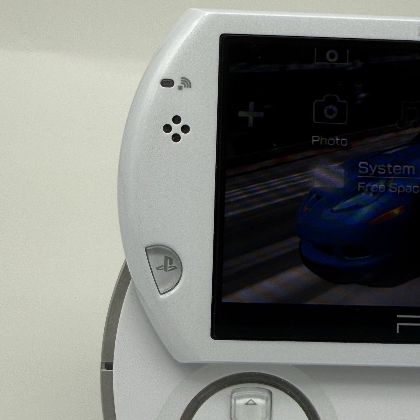 Sony PSP Go Pearl White Handheld Console 128GB w/Charger, New Battery - Tested2