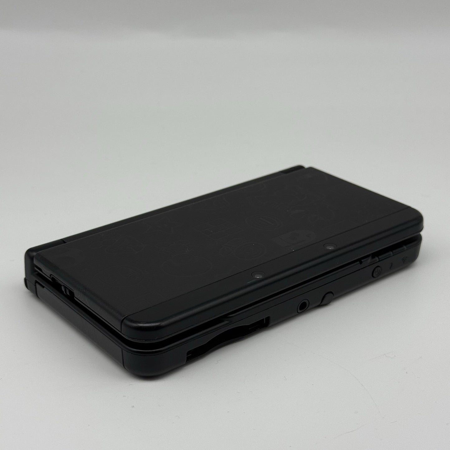 “new” Nintendo 3DS Super Mario Black Special Edition Console w/Charger - Tested13