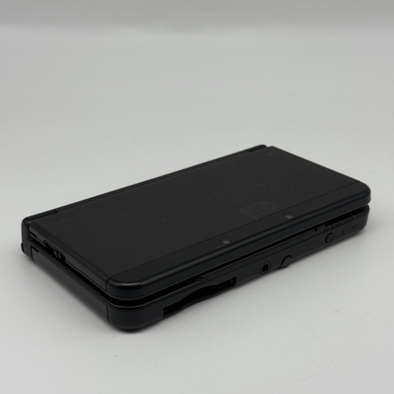 “new” Nintendo 3DS Super Mario Black Special Edition Console w/Charger - Tested13