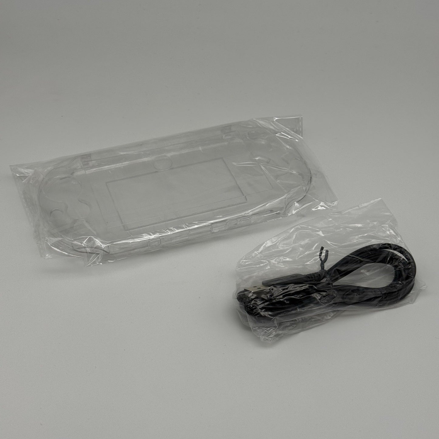 PS Vita PCH-2000 God Eater 2 Sony Playstation Special Ed Console Charger & Case23