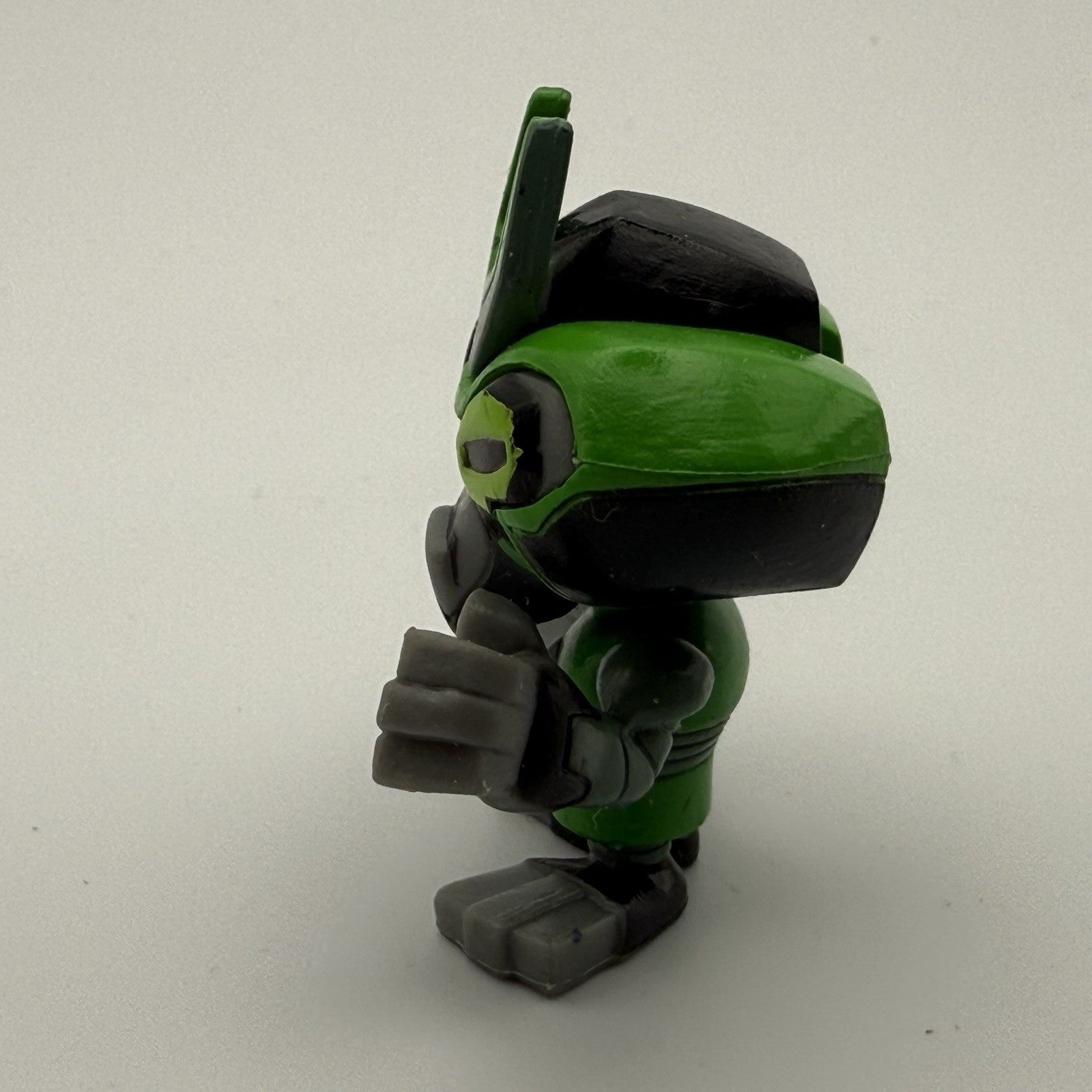 Ben 10 Omniverse Galvan Soldier 2" Mini Figure Bandai 2013 Factory Sample - Rare7