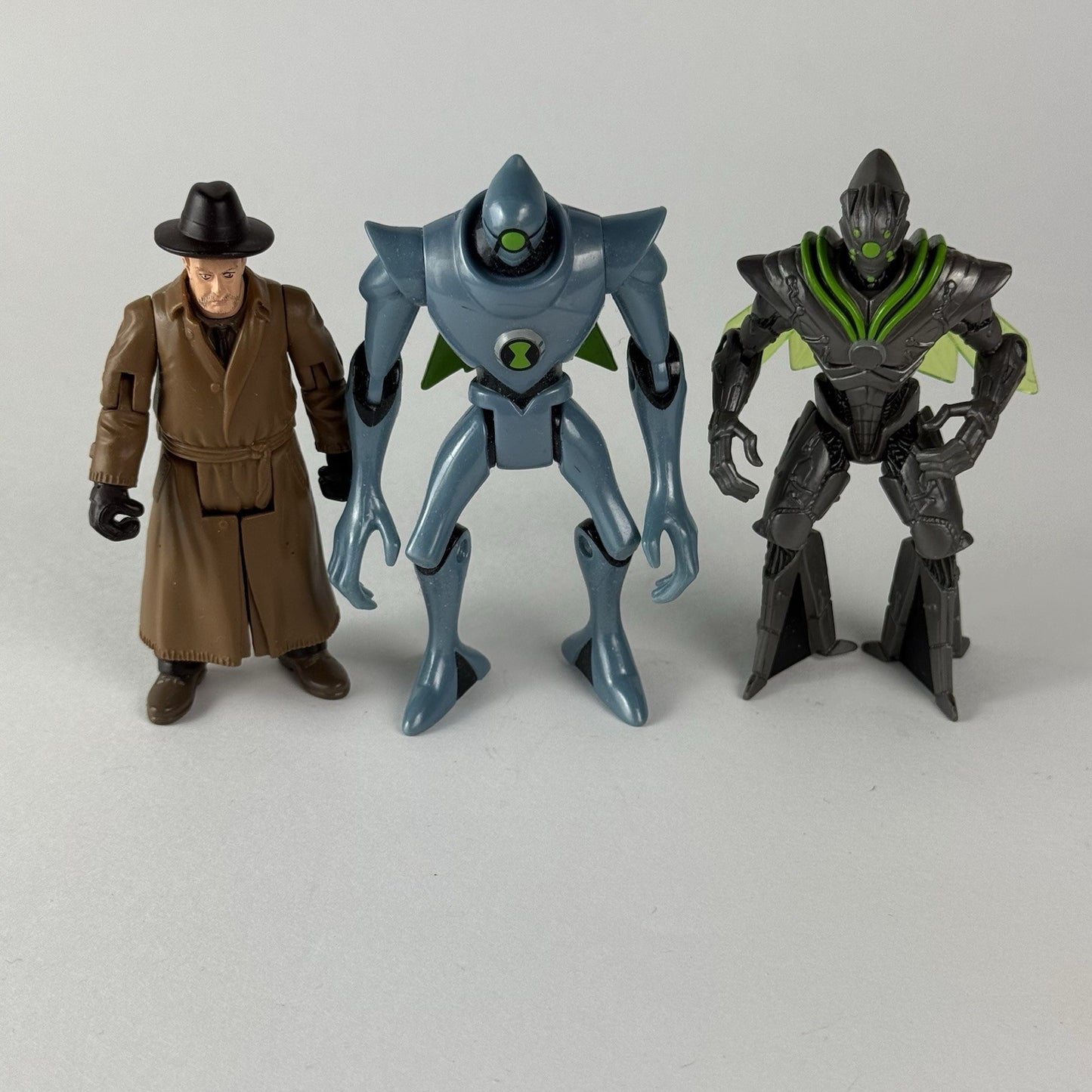 Ben 10 Alien Force/Alien Swarm Figure Lot Of 3: Victor Validus, Nanomech (x2)0